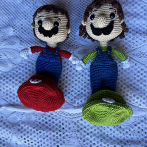 Mario e Luigi em amigurumi