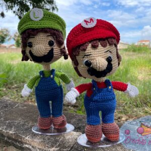 Bonecos Mario e Luigi em amigurumi